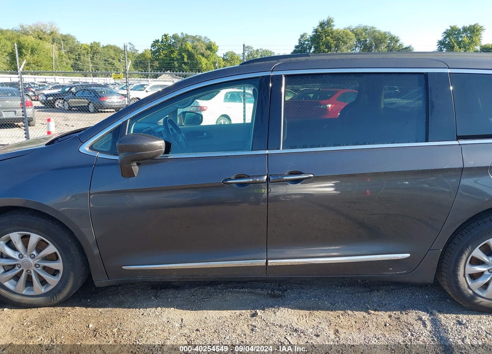2017 CHRYSLER PACIFICA TOURING L VIN: 2C4RC1BGXHR539791
