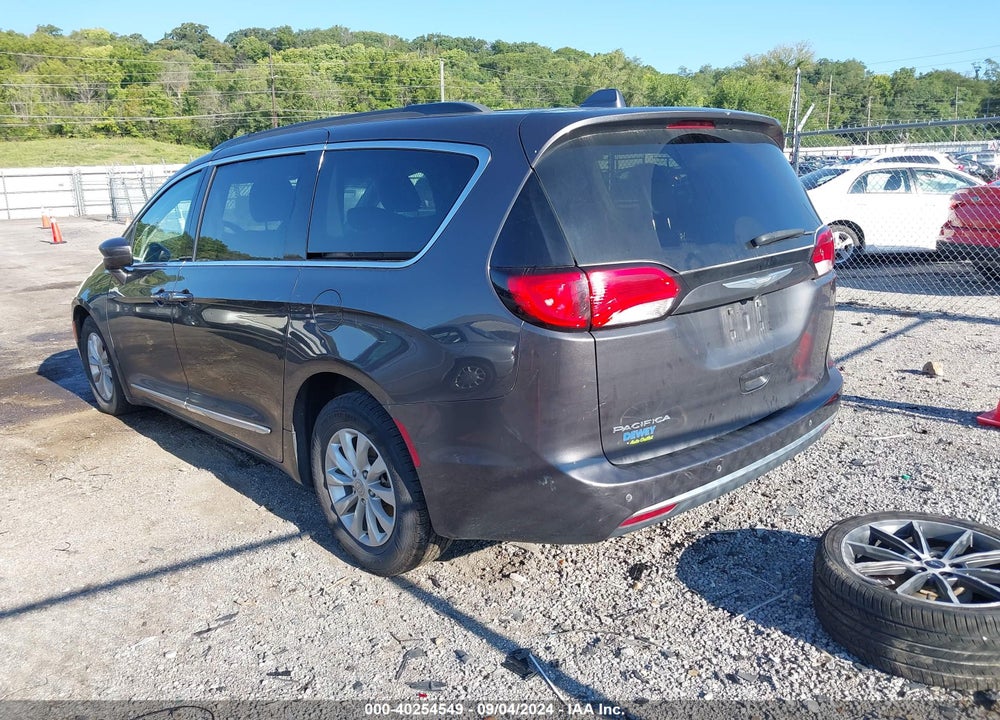 2017 CHRYSLER PACIFICA TOURING L VIN: 2C4RC1BGXHR539791
