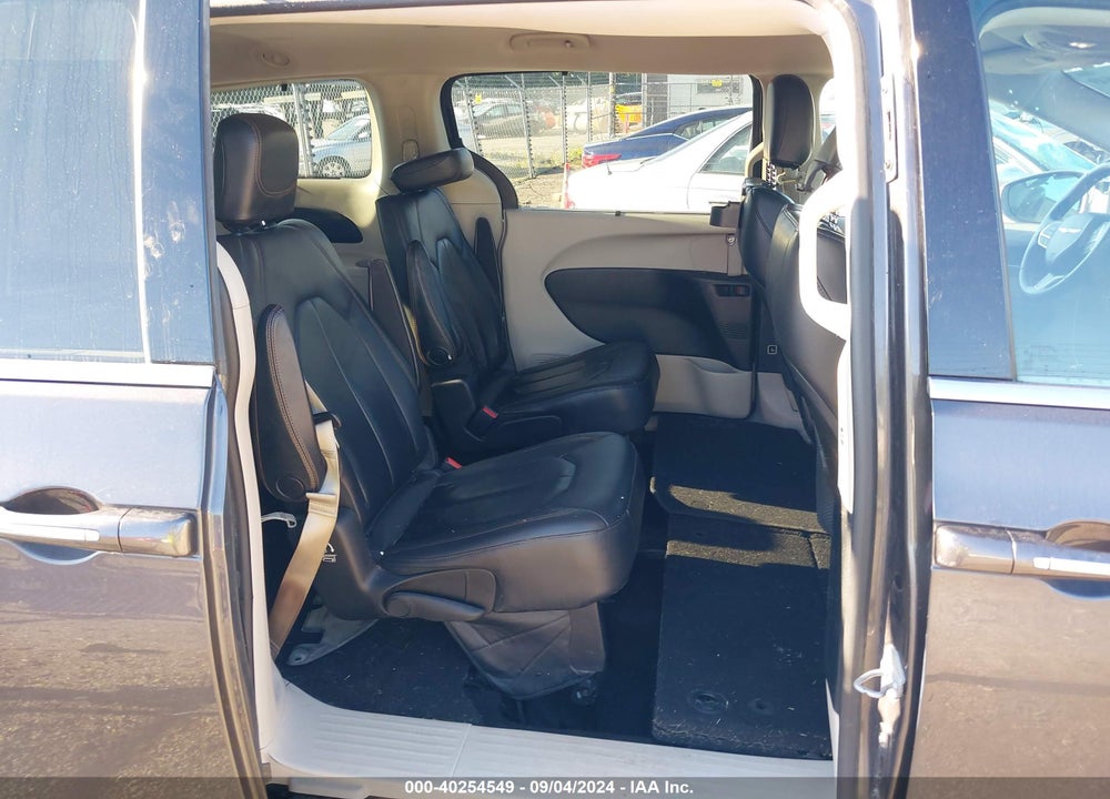 2017 CHRYSLER PACIFICA TOURING L VIN: 2C4RC1BGXHR539791