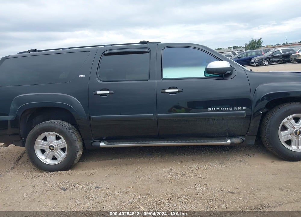 2008 CHEVROLET SUBURBAN 1500 LT VIN: 3GNFK163X8G174667