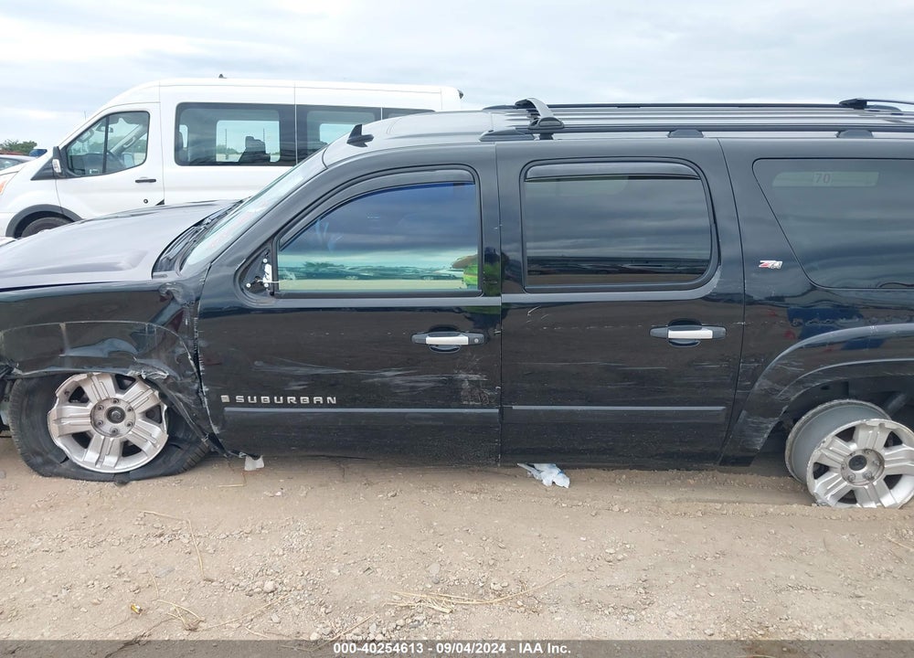 2008 CHEVROLET SUBURBAN 1500 LT VIN: 3GNFK163X8G174667