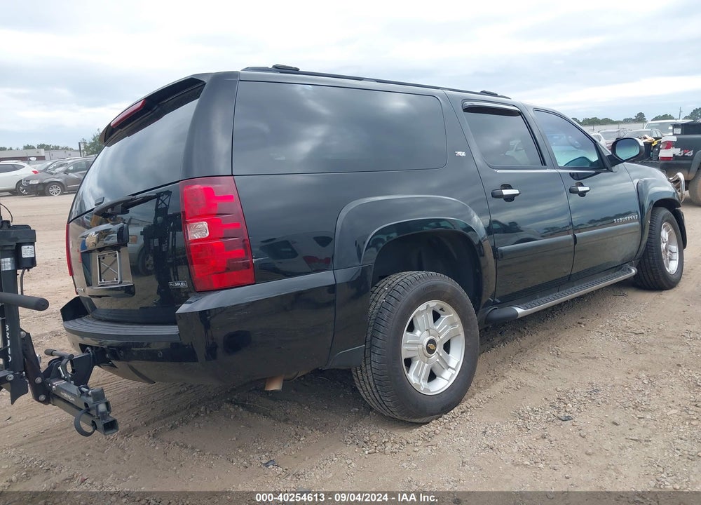 2008 CHEVROLET SUBURBAN 1500 LT VIN: 3GNFK163X8G174667
