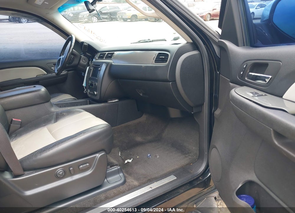 2008 CHEVROLET SUBURBAN 1500 LT VIN: 3GNFK163X8G174667