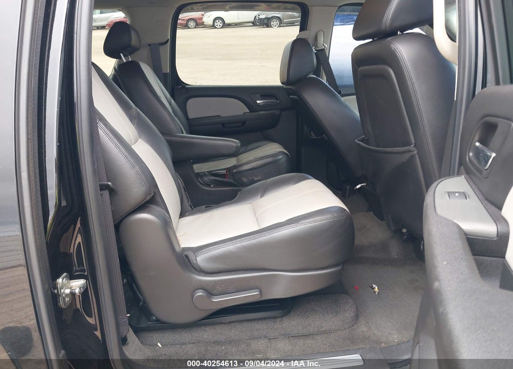 2008 CHEVROLET SUBURBAN 1500 LT VIN: 3GNFK163X8G174667