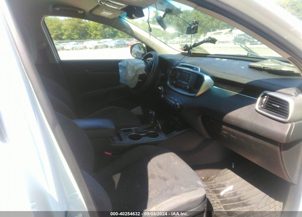 2017 KIA SORENTO 3.3L LX VIN: 5XYPGDA54HG335716