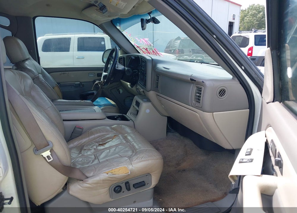 2001 CHEVROLET TAHOE LT VIN: 1GNEC13T61J155082