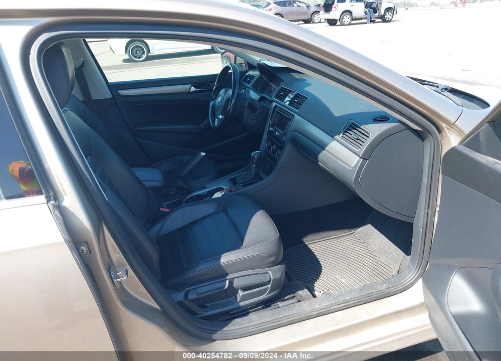 2015 VOLKSWAGEN PASSAT 1.8T SE VIN: 1VWBS7A36FC039670