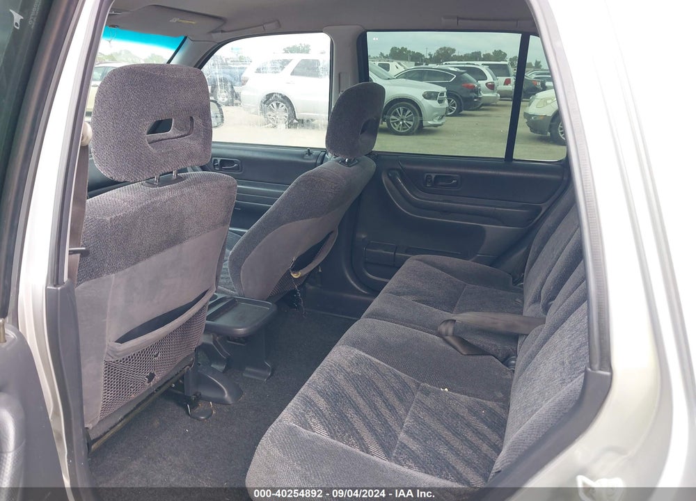 2000 HONDA CR-V LX VIN: JHLRD2840YC015268