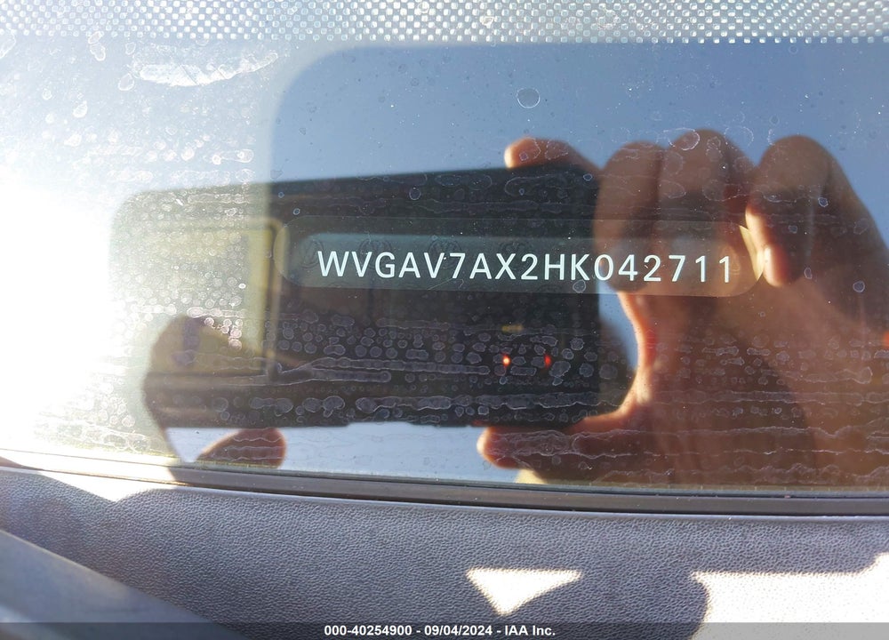 2017 VOLKSWAGEN TIGUAN 2.0T/2.0T S VIN: WVGAV7AX2HK042711