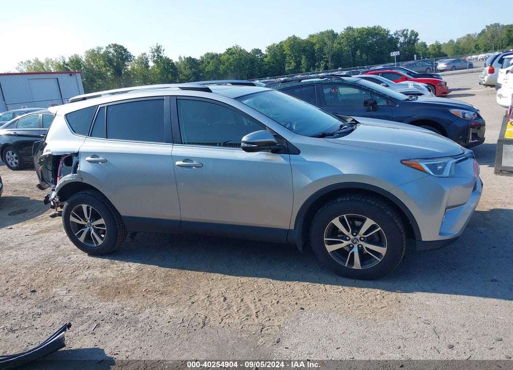 2018 TOYOTA RAV4 XLE VIN: JTMRFREV6JJ205252