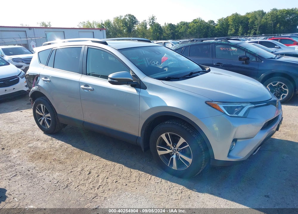 2018 TOYOTA RAV4 XLE VIN: JTMRFREV6JJ205252