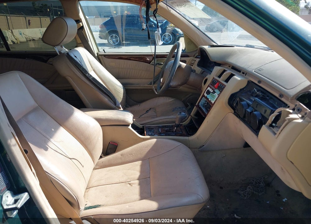 2000 MERCEDES-BENZ E 320 VIN: WDBJF65JXYB141793