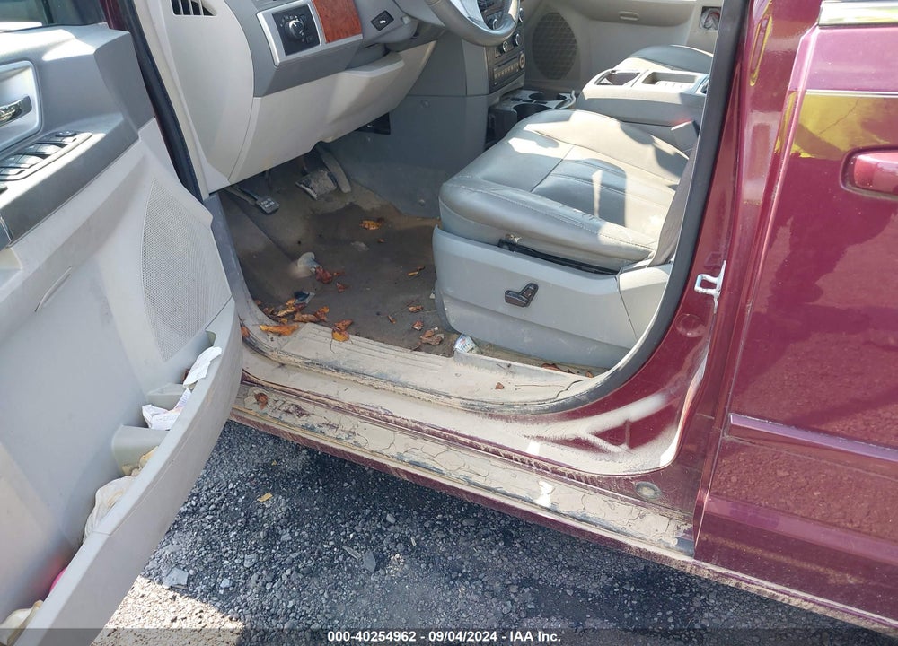 2008 CHRYSLER TOWN & COUNTRY TOURING VIN: 2A8HR54P18R731916