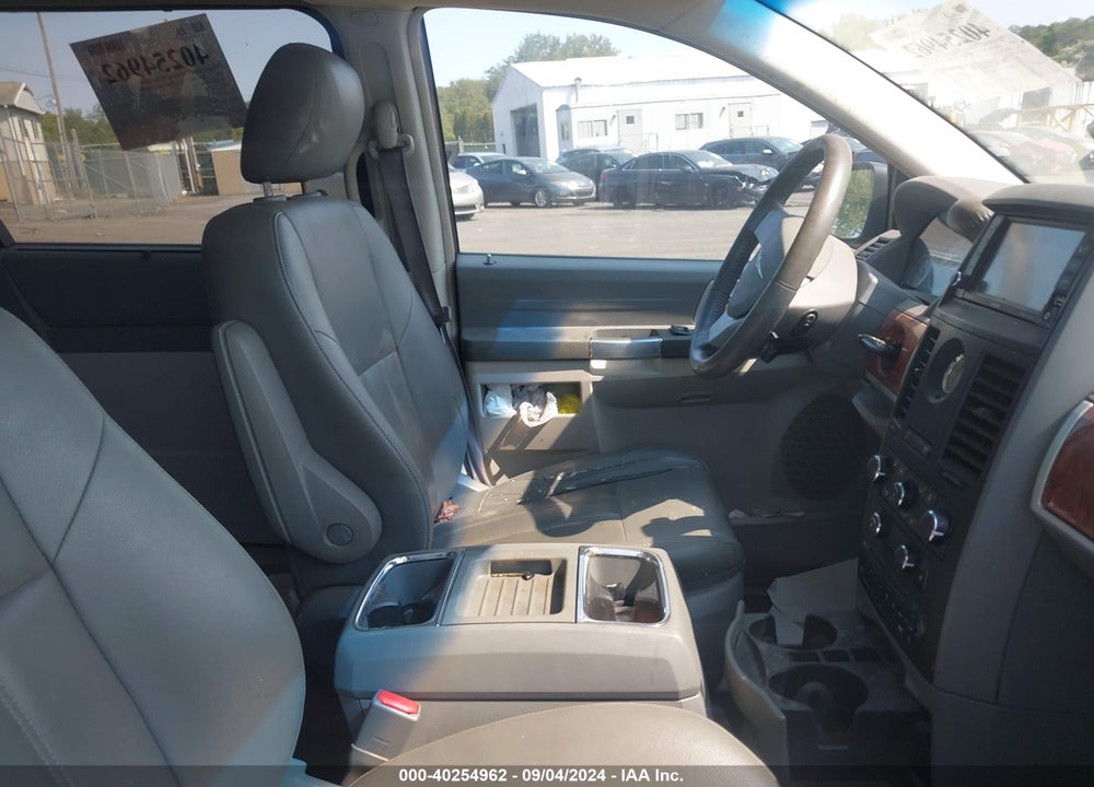 2008 CHRYSLER TOWN & COUNTRY TOURING VIN: 2A8HR54P18R731916