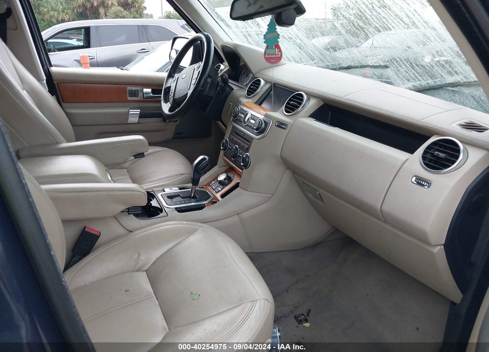 2011 LAND ROVER LR4 VIN: SALAK2D46BA574244