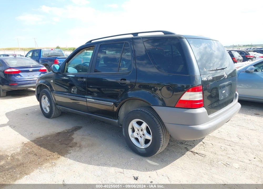 1999 MERCEDES-BENZ ML 320 VIN: 4JGAB54E8XA133462