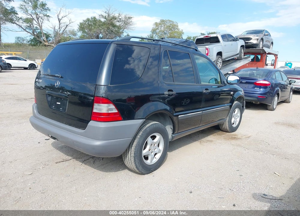 1999 MERCEDES-BENZ ML 320 VIN: 4JGAB54E8XA133462