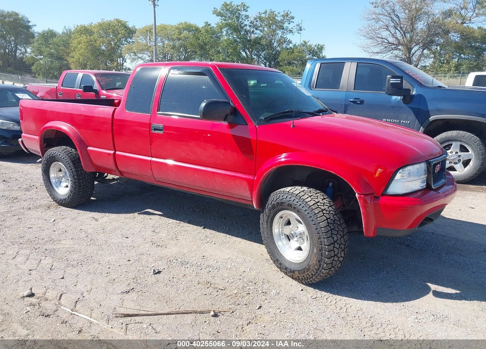 2003 GMC SONOMA SLS VIN: 1GTCT19XX38110988