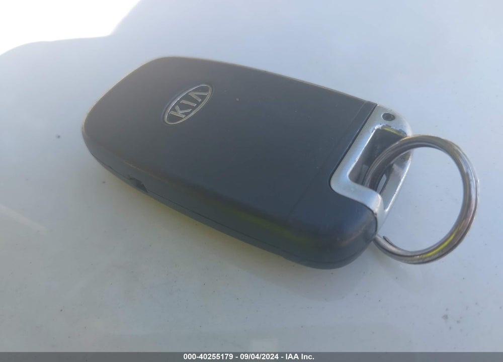 2011 KIA SORENTO SX V6 VIN: 5XYKWDA20BG175912