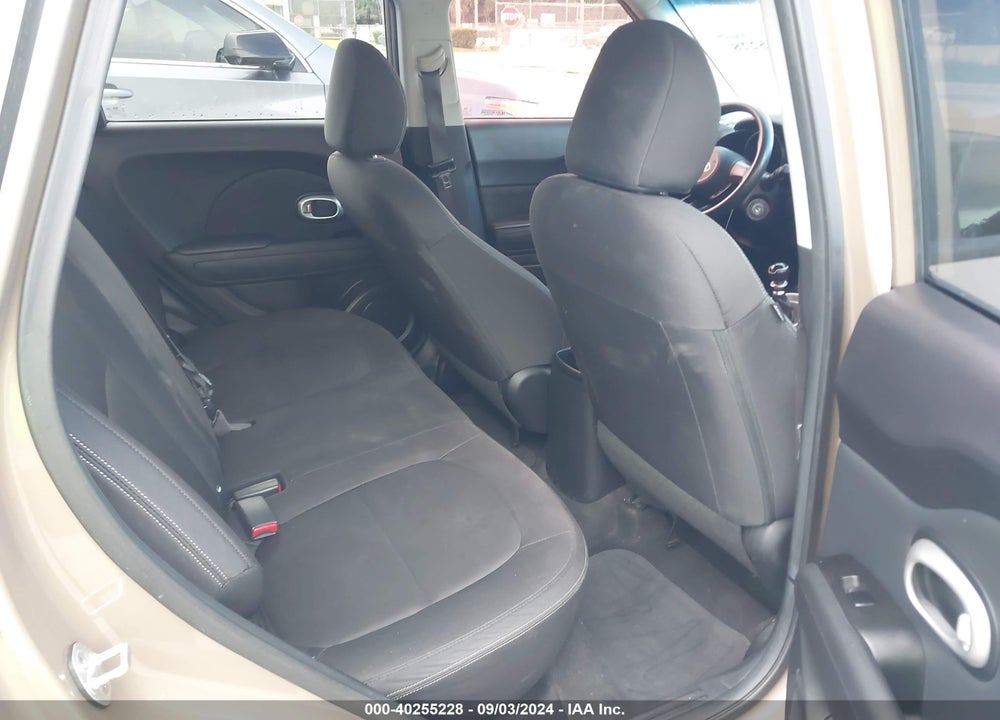 2015 KIA SOUL VIN: KNDJN2A2XF7219677