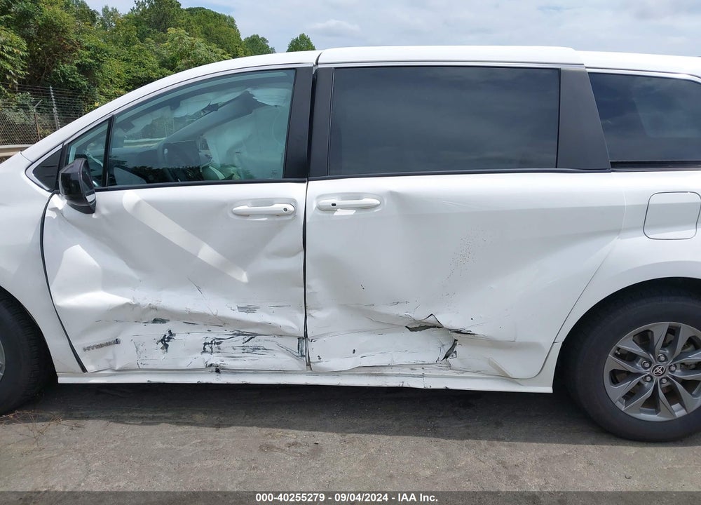 2021 TOYOTA SIENNA LE VIN: 5TDKRKEC5MS026464
