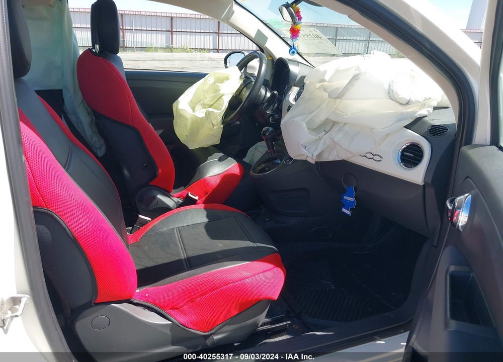 2015 FIAT 500 POP VIN: 3C3CFFAR6FT581824