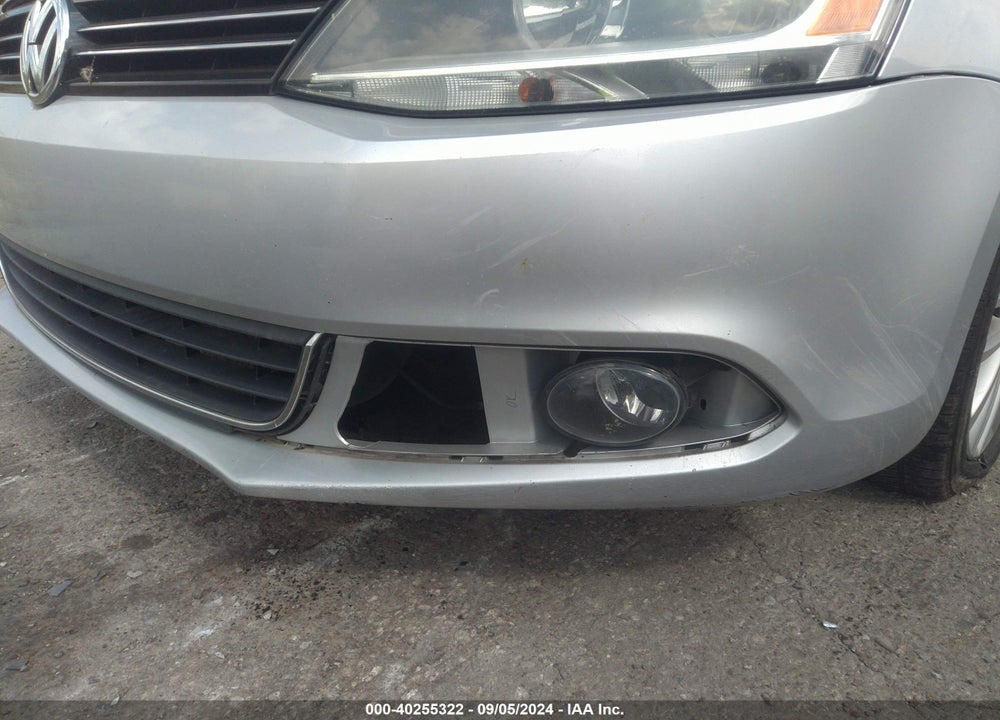 2014 VOLKSWAGEN JETTA 1.8T SEL VIN: 3VWL17AJ3EM374470