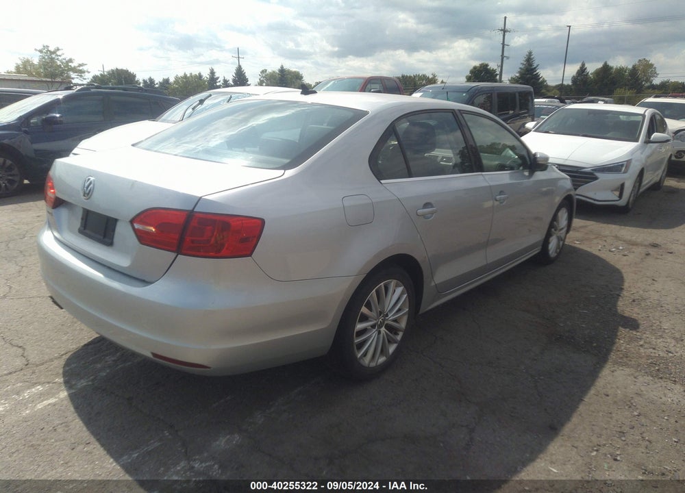 2014 VOLKSWAGEN JETTA 1.8T SEL VIN: 3VWL17AJ3EM374470
