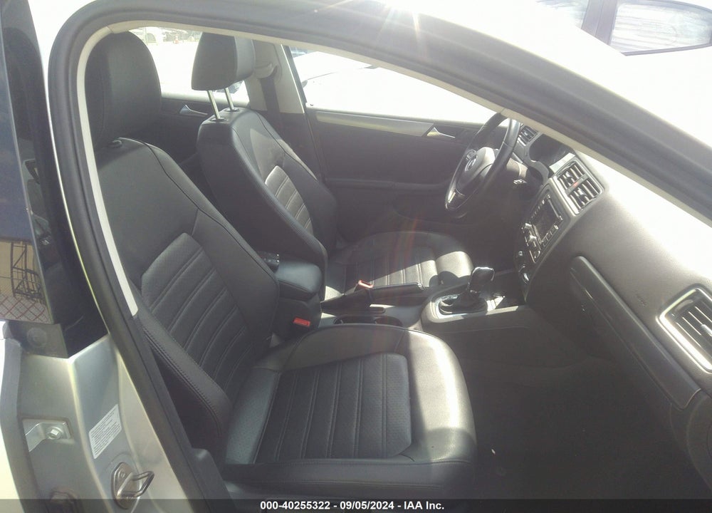 2014 VOLKSWAGEN JETTA 1.8T SEL VIN: 3VWL17AJ3EM374470