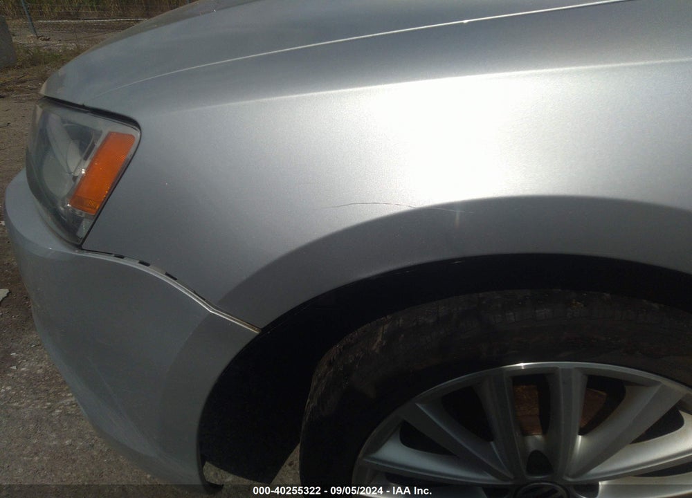 2014 VOLKSWAGEN JETTA 1.8T SEL VIN: 3VWL17AJ3EM374470