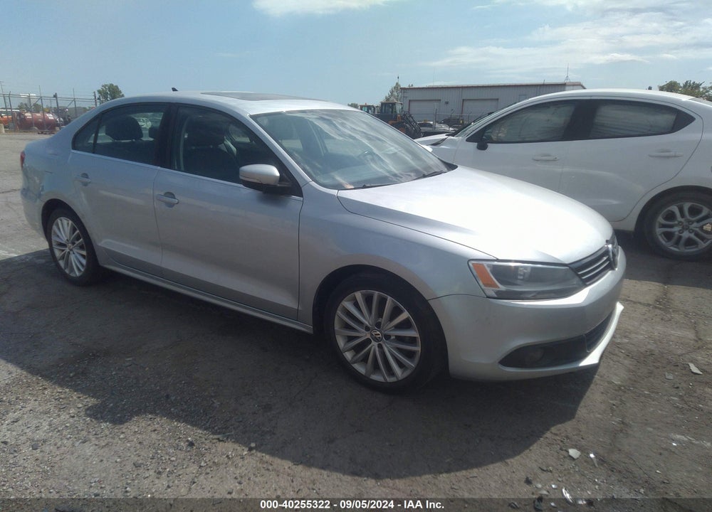 2014 VOLKSWAGEN JETTA 1.8T SEL VIN: 3VWL17AJ3EM374470