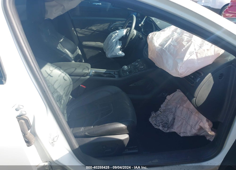 2016 CHRYSLER 200 S VIN: 1C3CCCBGXGN162445
