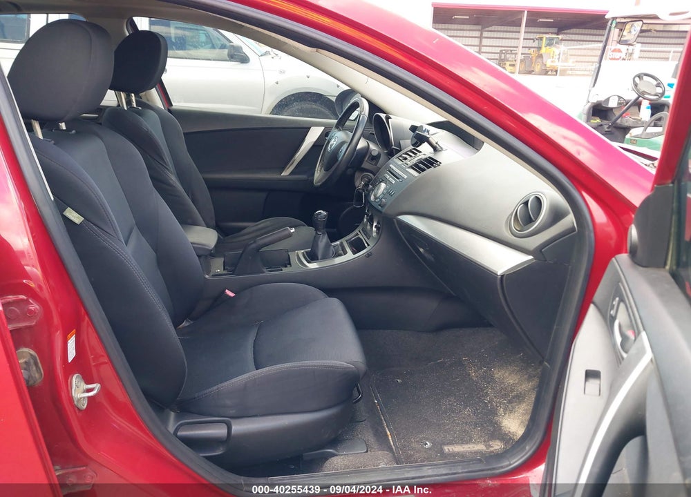 2011 MAZDA 3 S SPORT VIN: JM1BL1U65B1434819