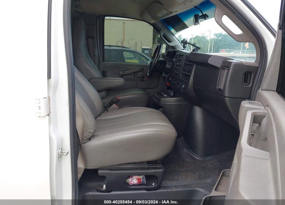 2021 CHEVROLET EXPRESS CARGO RWD 2500 REGULAR WHEELBASE WT VIN: 1GCWGAF74M1170247