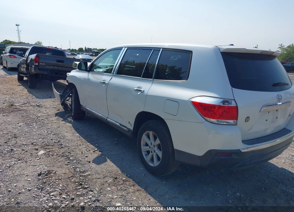 2012 TOYOTA HIGHLANDER BASE V6 VIN: 5TDBK3EH7CS117837