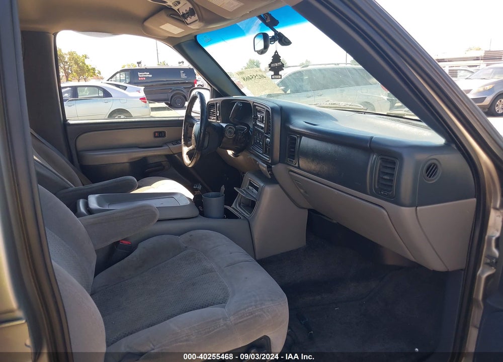 2001 CHEVROLET SUBURBAN 1500 LS VIN: 3GNEC16TX1G261340
