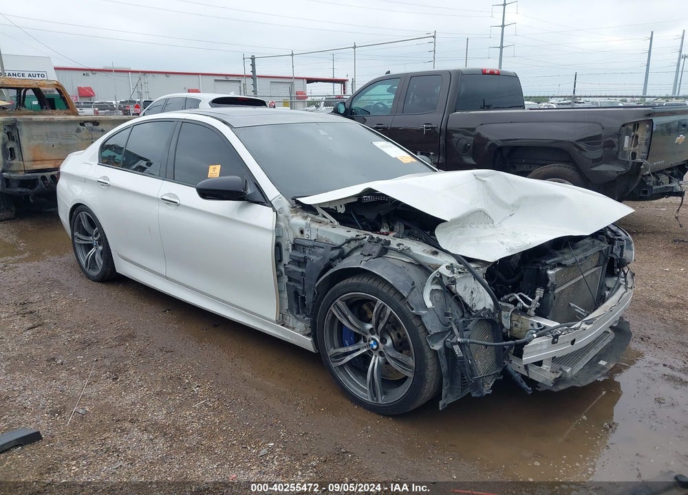 2014 BMW M5 VIN: WBSFV9C54ED097767
