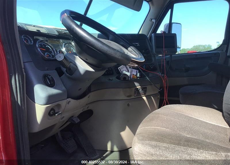 2017 FREIGHTLINER CASCADIA 125 VIN: 3AKJGLDRXHSHM5780