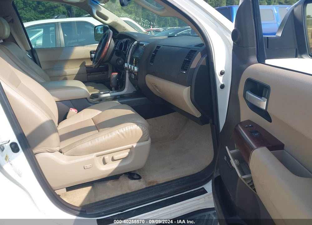 2011 TOYOTA SEQUOIA PLATINUM 5.7L V8 VIN: 5TDDY5G11BS041260