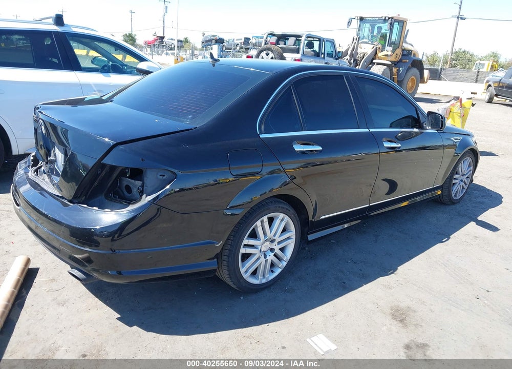 2008 MERCEDES-BENZ C 300 LUXURY/SPORT VIN: WDDGF54X68R032966