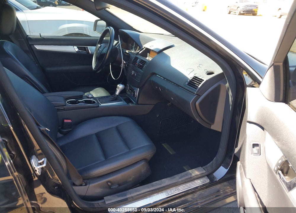 2008 MERCEDES-BENZ C 300 LUXURY/SPORT VIN: WDDGF54X68R032966