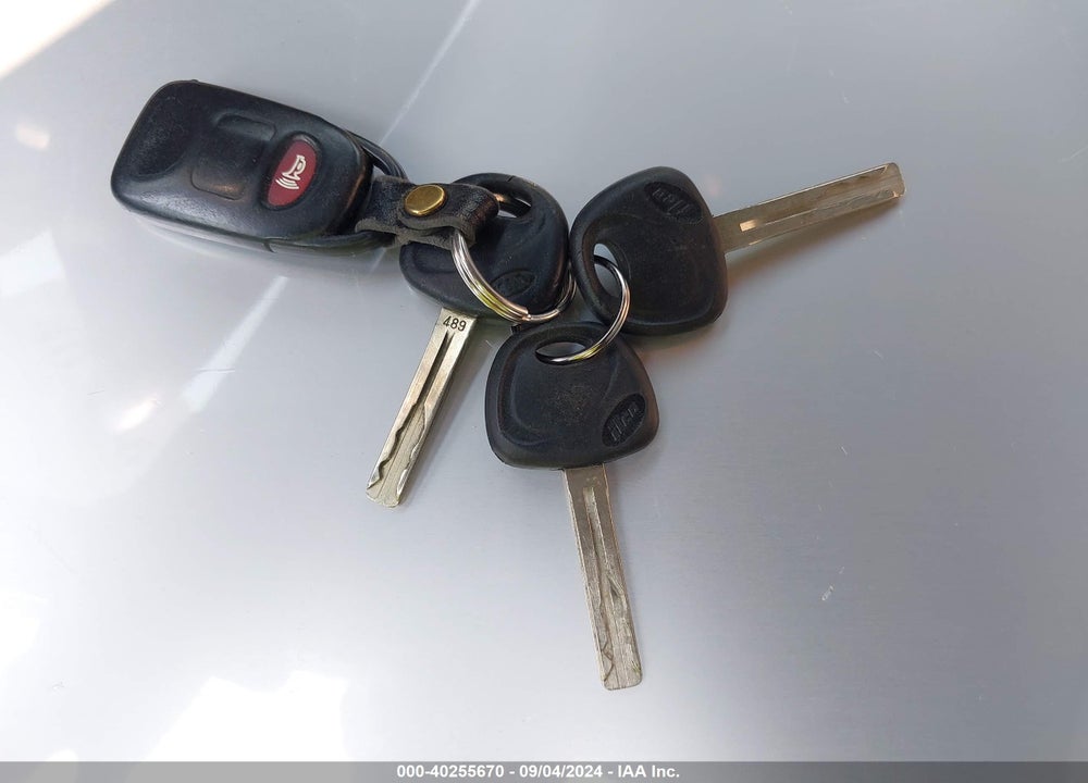 2011 KIA SORENTO LX V6 VIN: 5XYKTDA29BG134154