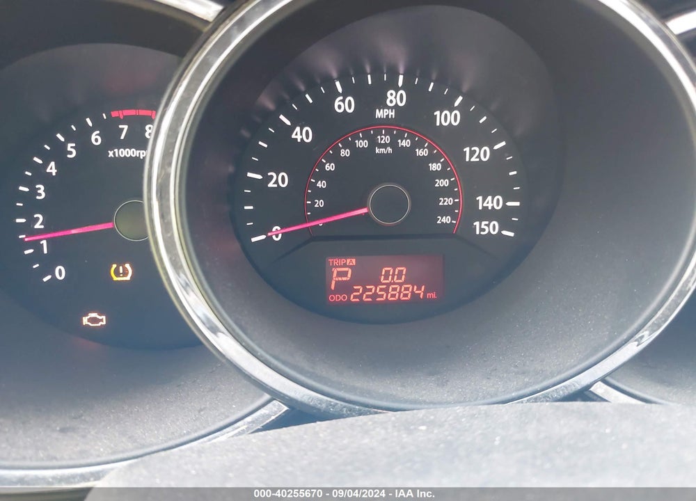 2011 KIA SORENTO LX V6 VIN: 5XYKTDA29BG134154