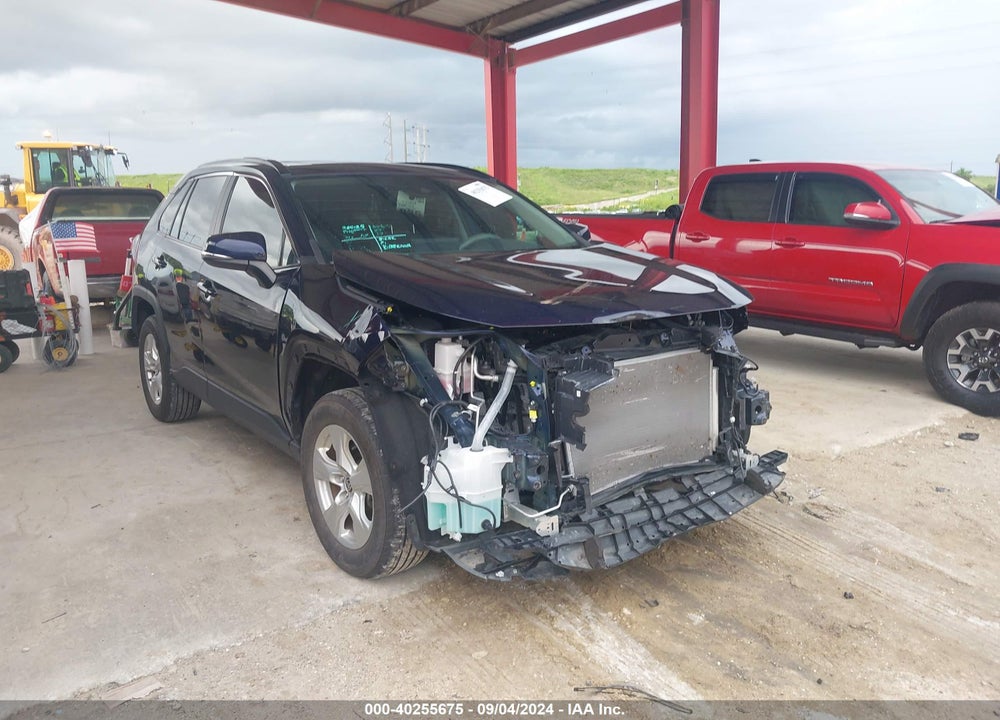 2021 TOYOTA RAV4 XLE VIN: 2T3W1RFV4MW182284