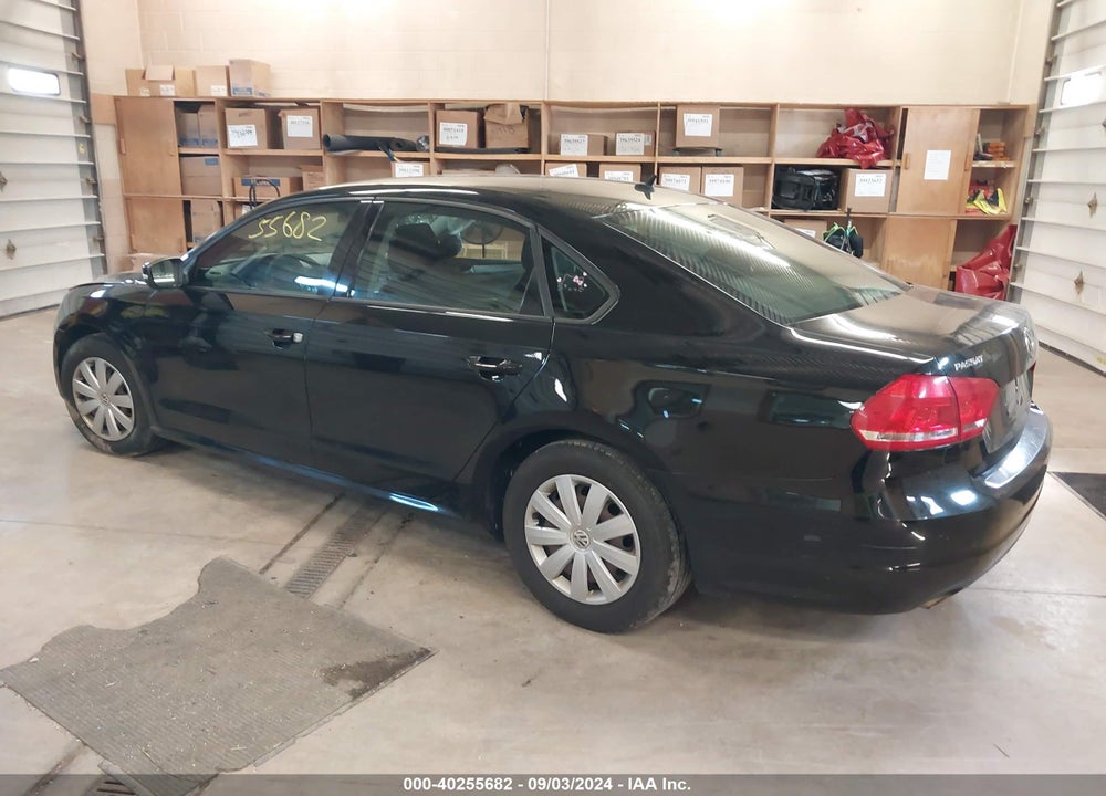 2013 VOLKSWAGEN PASSAT 2.5L S VIN: 1VWAP7A30DC037987