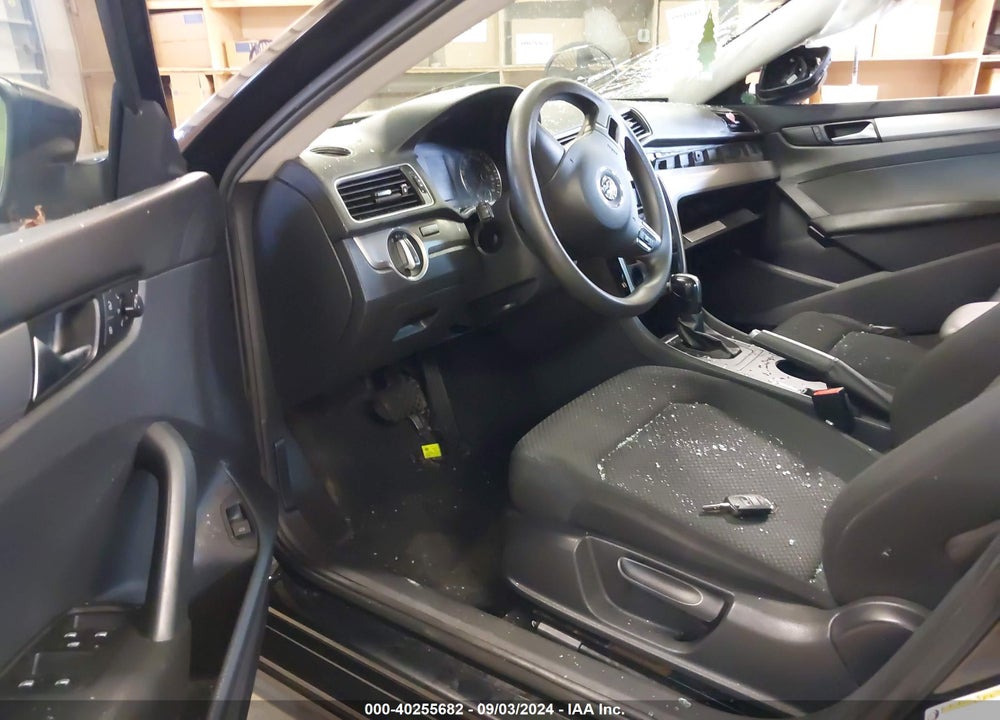 2013 VOLKSWAGEN PASSAT 2.5L S VIN: 1VWAP7A30DC037987