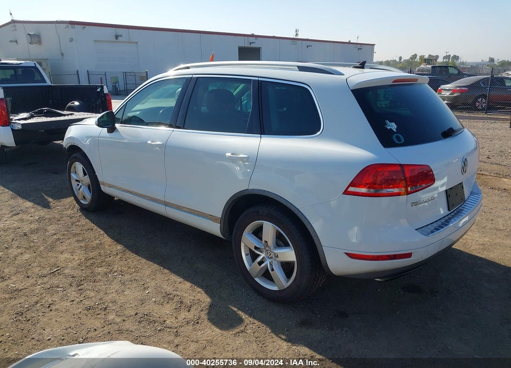 2013 VOLKSWAGEN TOUAREG VIN: WVGEF9BPXDD002187