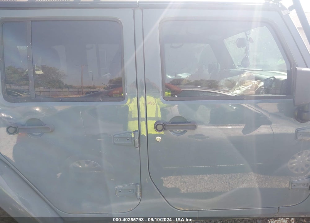 2014 JEEP WRANGLER UNLIMITED SAHARA VIN: 1C4BJWEG1EL260007