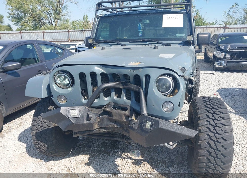 2014 JEEP WRANGLER UNLIMITED SAHARA VIN: 1C4BJWEG1EL260007
