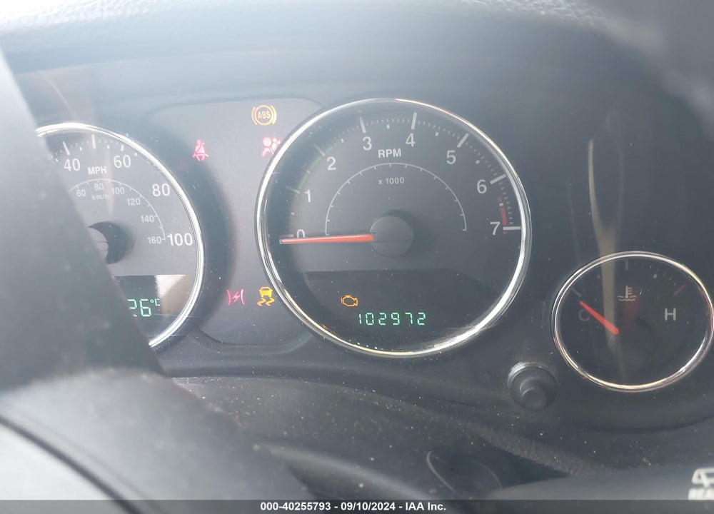 2014 JEEP WRANGLER UNLIMITED SAHARA VIN: 1C4BJWEG1EL260007